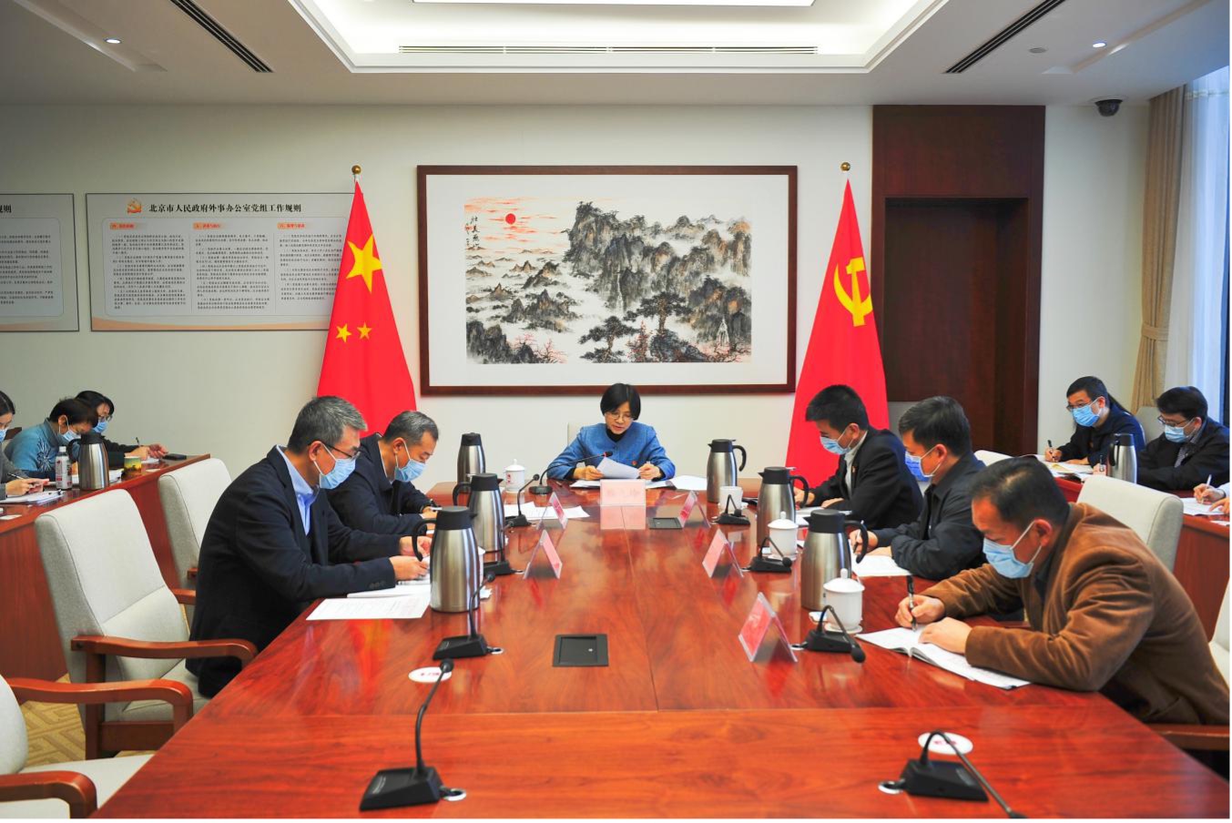 9、學(xué)習(xí)貫徹黨的十九屆六中全會(huì)精神  堅(jiān)決捍衛(wèi)“兩個(gè)確立”.jpg