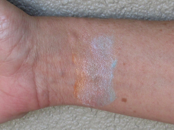 Mermaids Heart Highlighters for Face Eyes Swatch